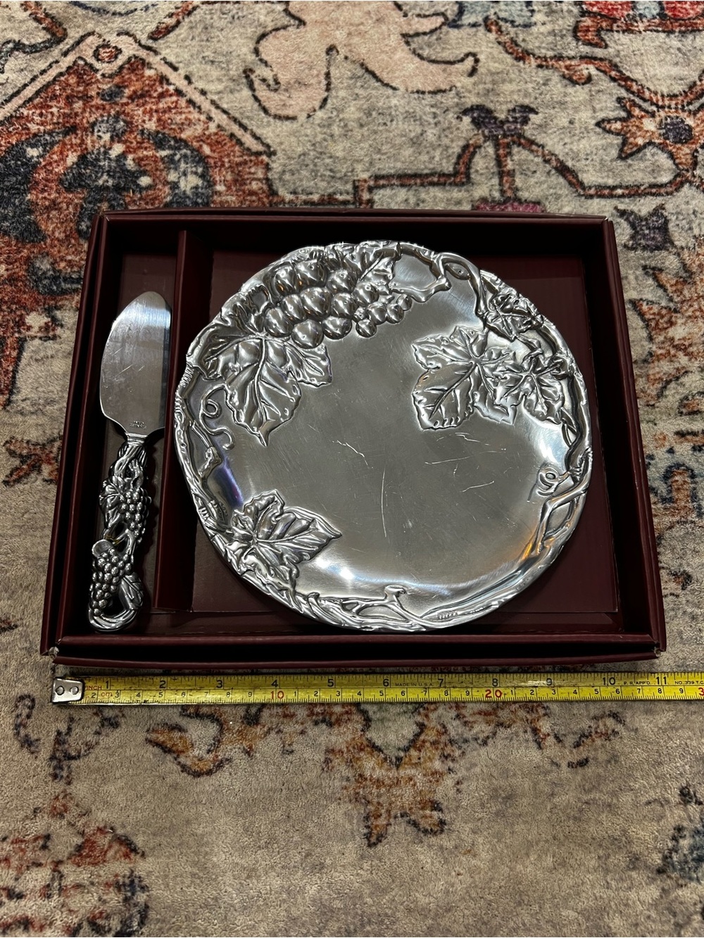 Arthur Court Silver-Tone Grape Motif Cheese Plate with Spreader